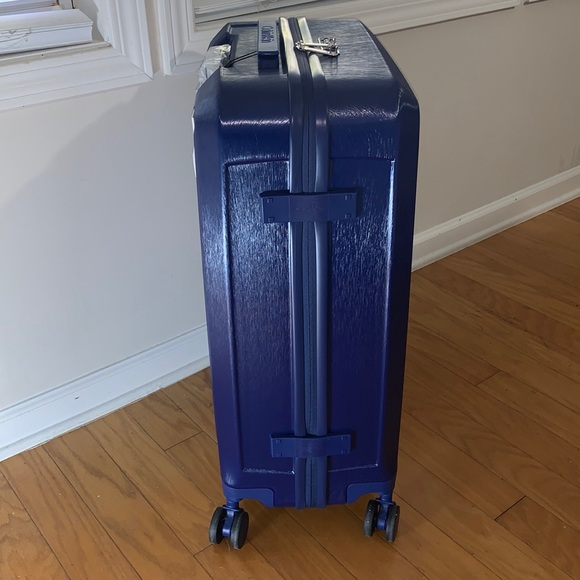Calvin Klein Royal Blue Hard-Case 24” Suit Case - Picture 6 of 17